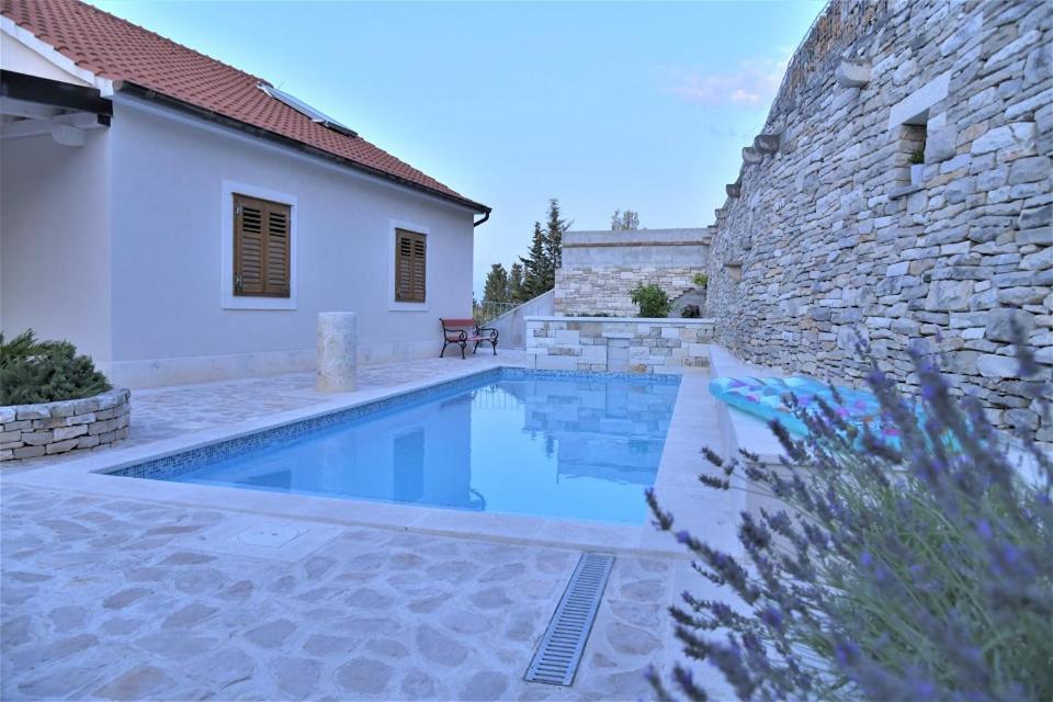 Villa Aries スペタル エクステリア 写真