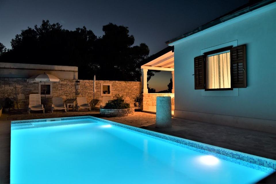 Villa Aries スペタル エクステリア 写真